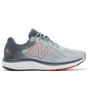 EUC New Balance Men’s Fresh Foam 680v7 'Grey Ghost Pepper' Sneakers Size 12